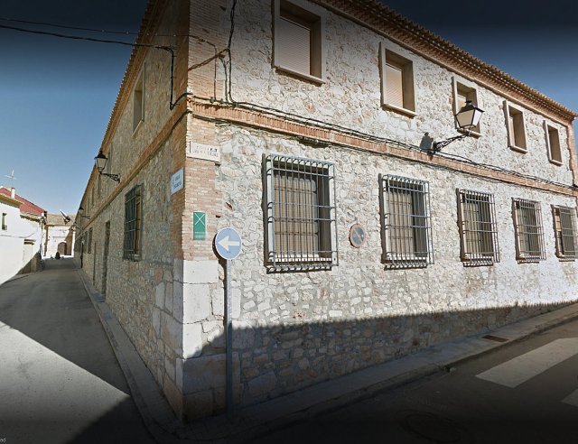 Edificio de las Escuelas del Santo.jpg